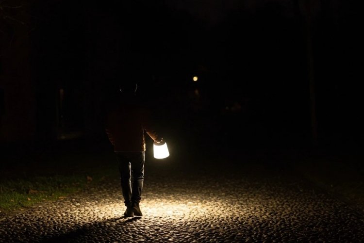Em Autazes, a taxa de iluminação é o Imposto que "apaga"